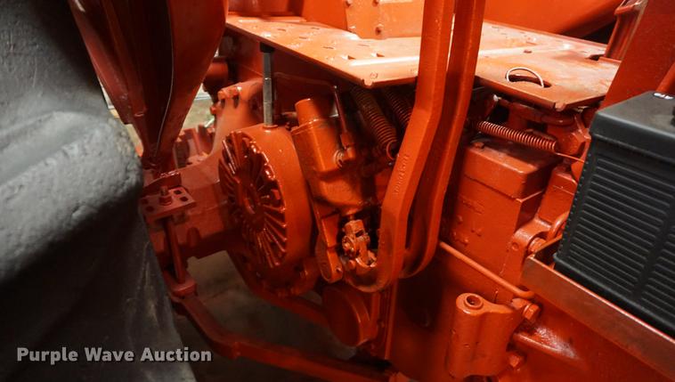 image for item DI9344 1964 Farmall 706 tractor