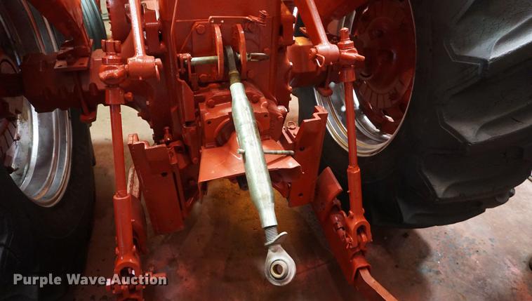 image for item DI9344 1964 Farmall 706 tractor