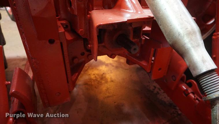 image for item DI9344 1964 Farmall 706 tractor