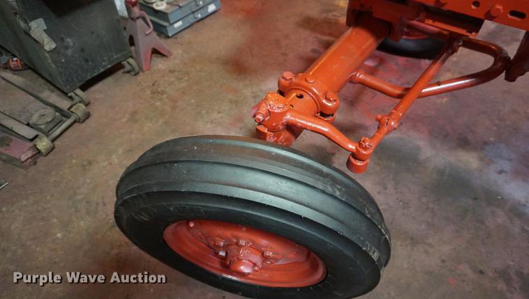 image for item DI9344 1964 Farmall 706 tractor