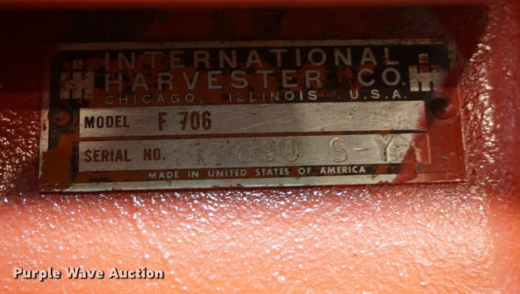 image for item DI9344 1964 Farmall 706 tractor