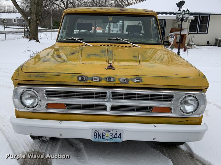 image for item DY9797 1970 Dodge D100 pickup truck