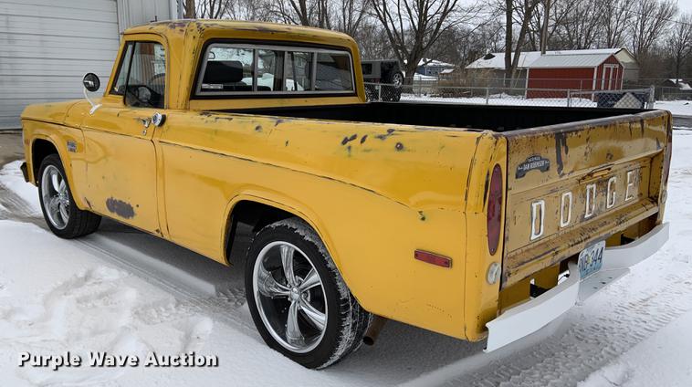 image for item DY9797 1970 Dodge D100 pickup truck