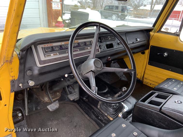 image for item DY9797 1970 Dodge D100 pickup truck