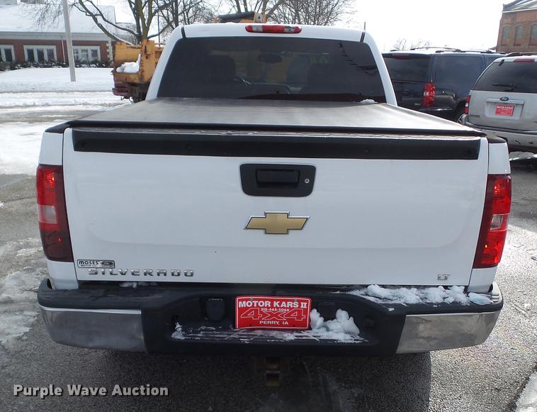 image for item EM9074 2008 Chevrolet Silverado 1500 Crew Cab pickup truck