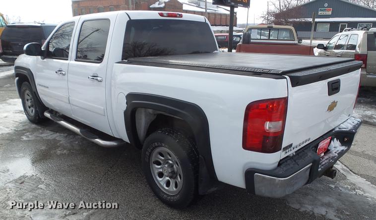 image for item EM9074 2008 Chevrolet Silverado 1500 Crew Cab pickup truck