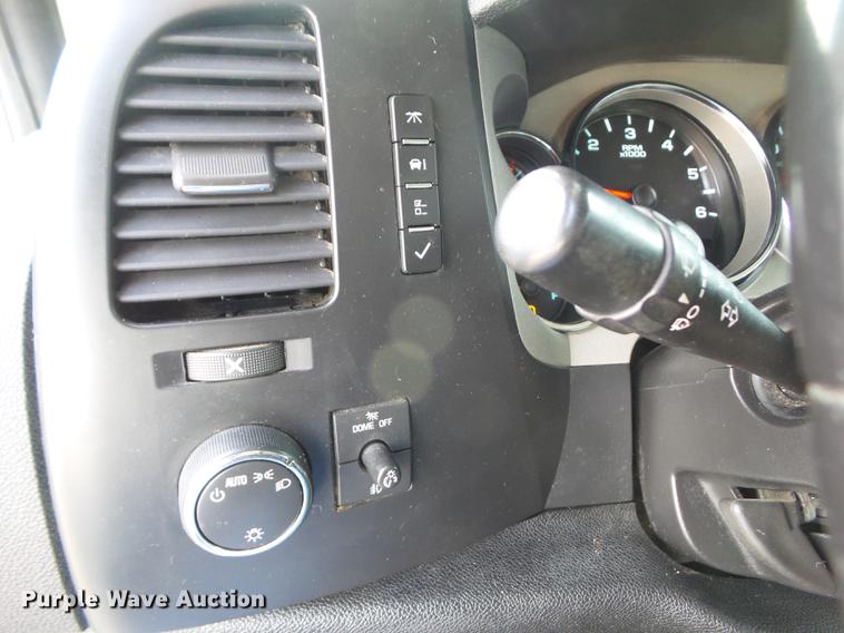 image for item EM9074 2008 Chevrolet Silverado 1500 Crew Cab pickup truck