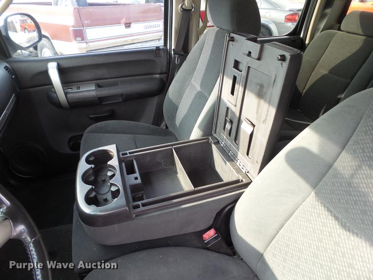 image for item EM9074 2008 Chevrolet Silverado 1500 Crew Cab pickup truck