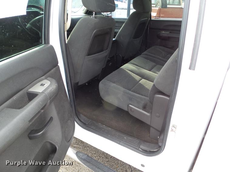 image for item EM9074 2008 Chevrolet Silverado 1500 Crew Cab pickup truck