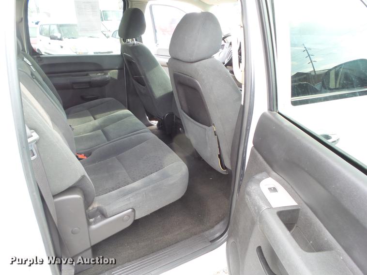 image for item EM9074 2008 Chevrolet Silverado 1500 Crew Cab pickup truck