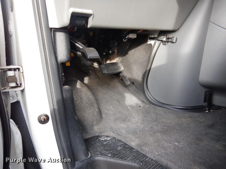 image for item FA9266 2005 Ford Econoline E450 shuttle bus