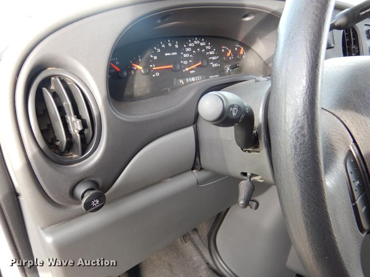 image for item FA9266 2005 Ford Econoline E450 shuttle bus