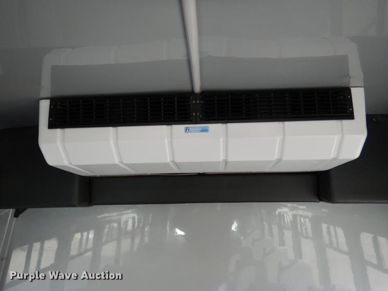 image for item FA9266 2005 Ford Econoline E450 shuttle bus