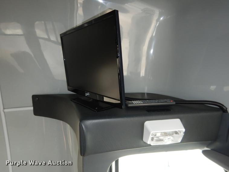 image for item FA9266 2005 Ford Econoline E450 shuttle bus