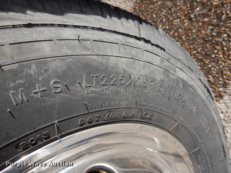 image for item FA9266 2005 Ford Econoline E450 shuttle bus