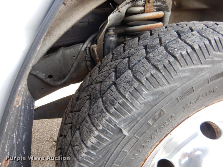 image for item FA9266 2005 Ford Econoline E450 shuttle bus