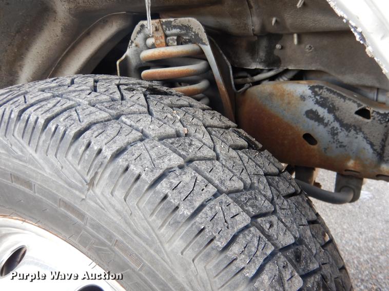 image for item FA9266 2005 Ford Econoline E450 shuttle bus