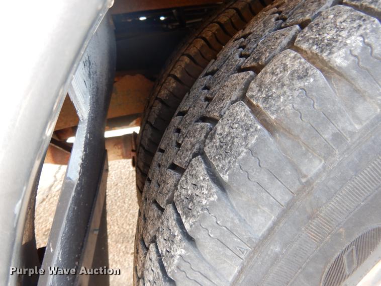 image for item FA9266 2005 Ford Econoline E450 shuttle bus