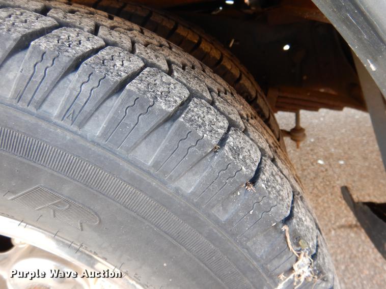 image for item FA9266 2005 Ford Econoline E450 shuttle bus