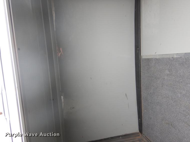 image for item FA9266 2005 Ford Econoline E450 shuttle bus