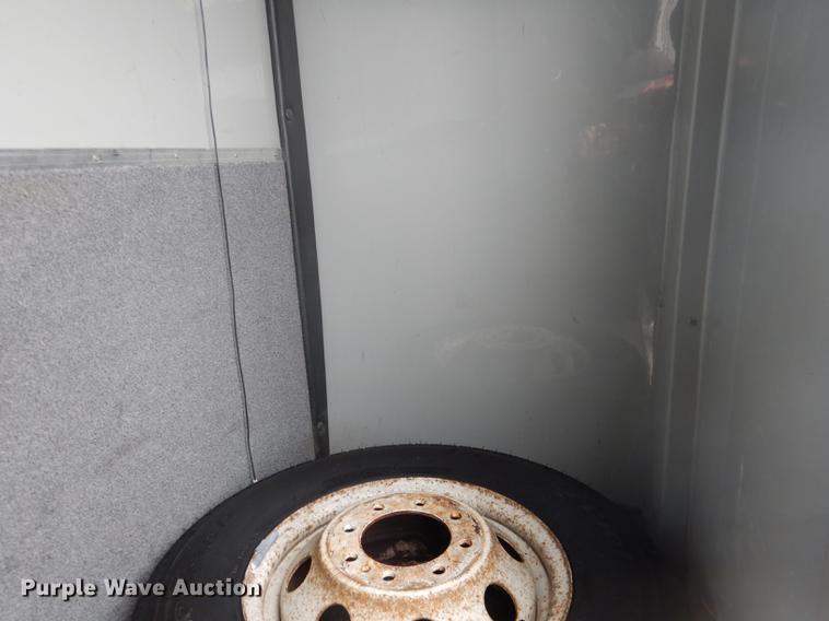 image for item FA9266 2005 Ford Econoline E450 shuttle bus