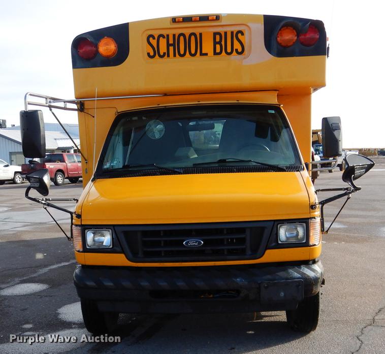 image for item FA9267 2003 Ford E450 school bus