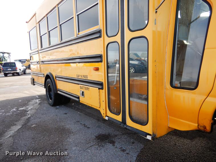 image for item FA9267 2003 Ford E450 school bus