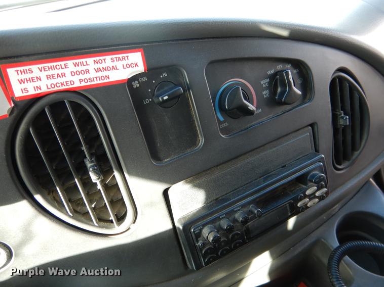 image for item FA9267 2003 Ford E450 school bus