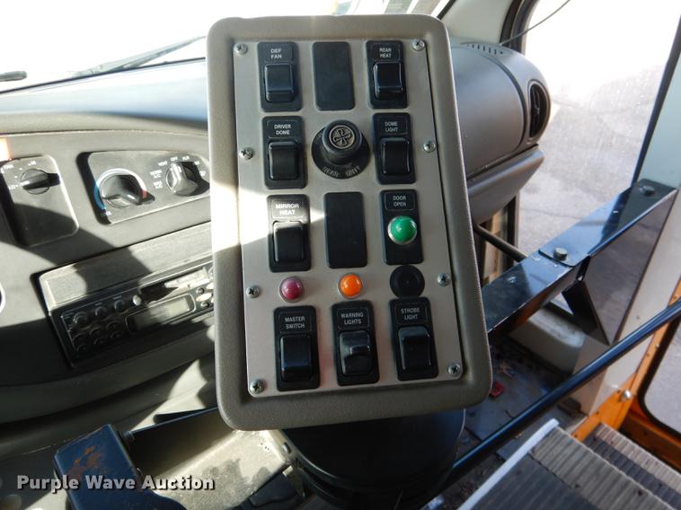 image for item FA9267 2003 Ford E450 school bus