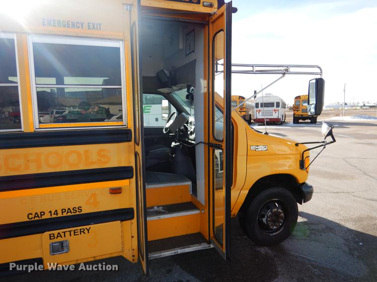 image for item FA9267 2003 Ford E450 school bus