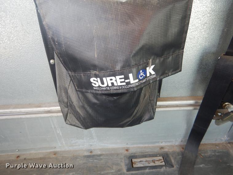 image for item FA9267 2003 Ford E450 school bus