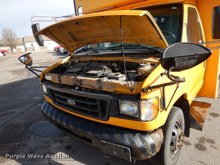 image for item FA9267 2003 Ford E450 school bus
