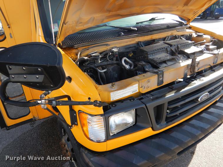 image for item FA9267 2003 Ford E450 school bus