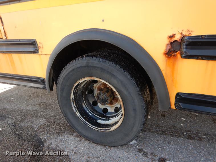 image for item FA9267 2003 Ford E450 school bus