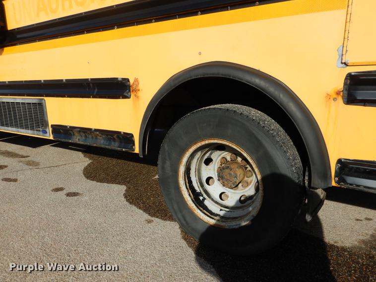 image for item FA9267 2003 Ford E450 school bus