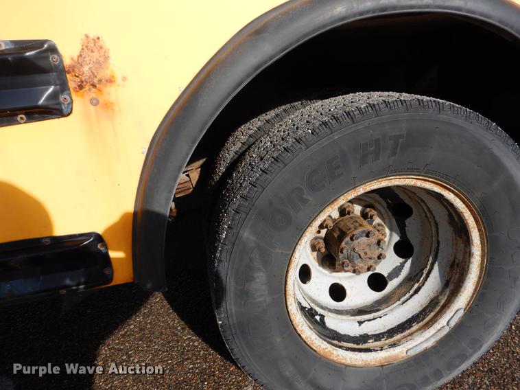 image for item FA9267 2003 Ford E450 school bus