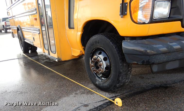 image for item FA9267 2003 Ford E450 school bus