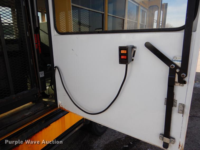 image for item FA9267 2003 Ford E450 school bus