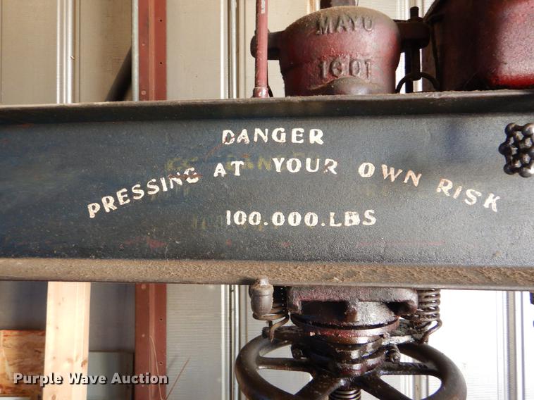 image for item FH9002 Hydraulic press