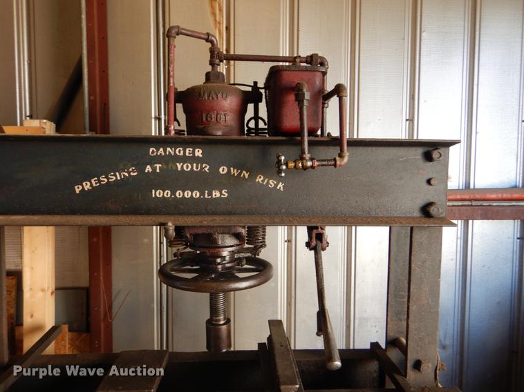 image for item FH9002 Hydraulic press