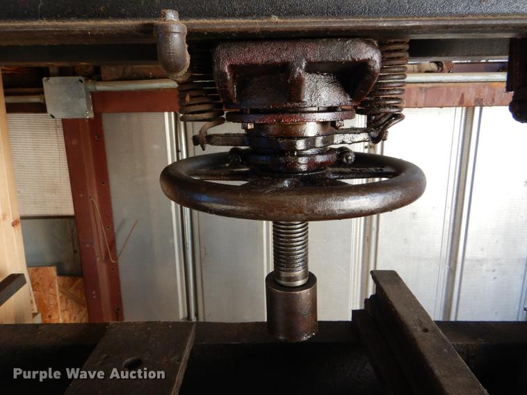 image for item FH9002 Hydraulic press