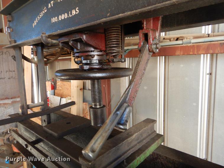 image for item FH9002 Hydraulic press