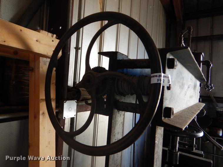 image for item FH9002 Hydraulic press