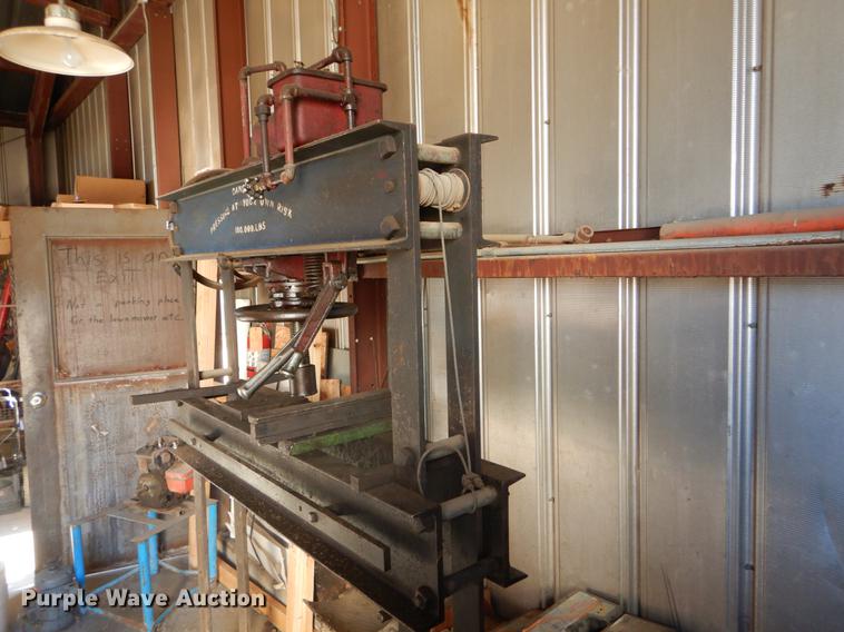 image for item FH9002 Hydraulic press