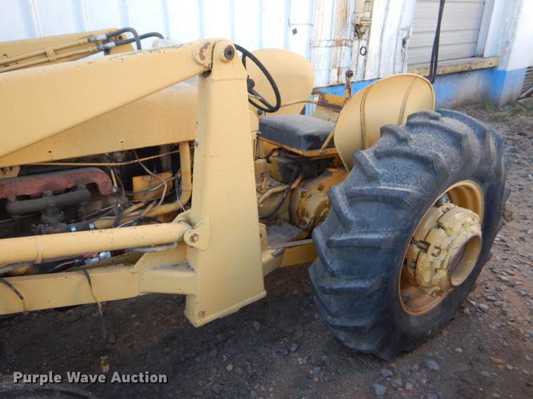 image for item FH9006 John Deere 1010 tractor