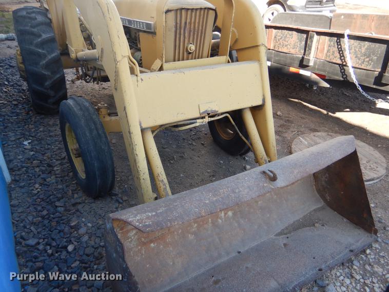 image for item FH9006 John Deere 1010 tractor