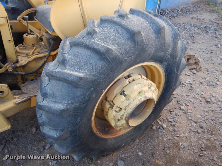 image for item FH9006 John Deere 1010 tractor