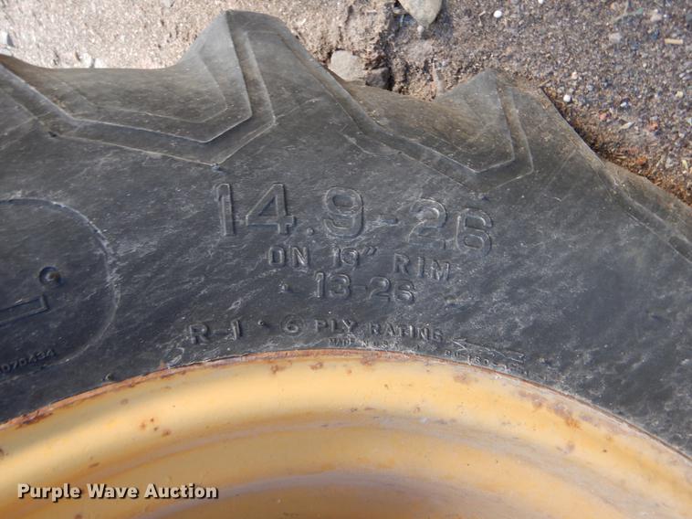 image for item FH9006 John Deere 1010 tractor