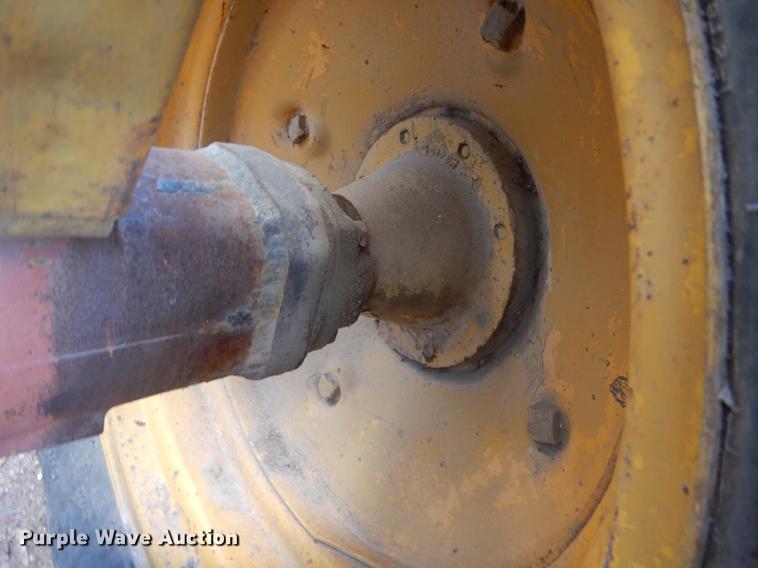 image for item FH9006 John Deere 1010 tractor