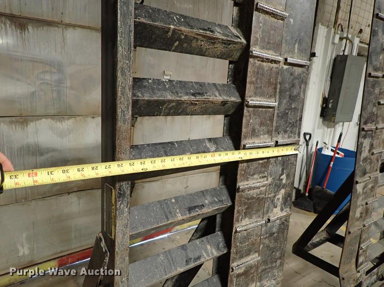 image for item FH9570 2007 Load Trail equipment trailer